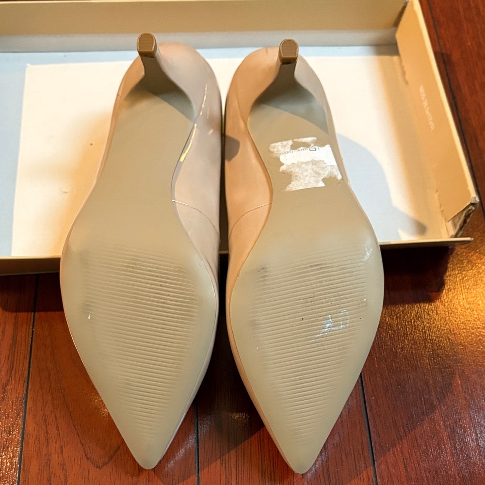 Nine West,never worn, nude patent leather kitten heels. Size 6 - Picture 3 of 3